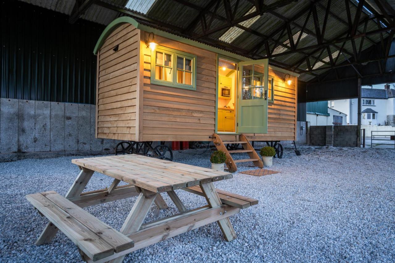 Finest Retreats - The Shepherd'S Hut At Northcombe Farm Beaworthy Zewnętrze zdjęcie