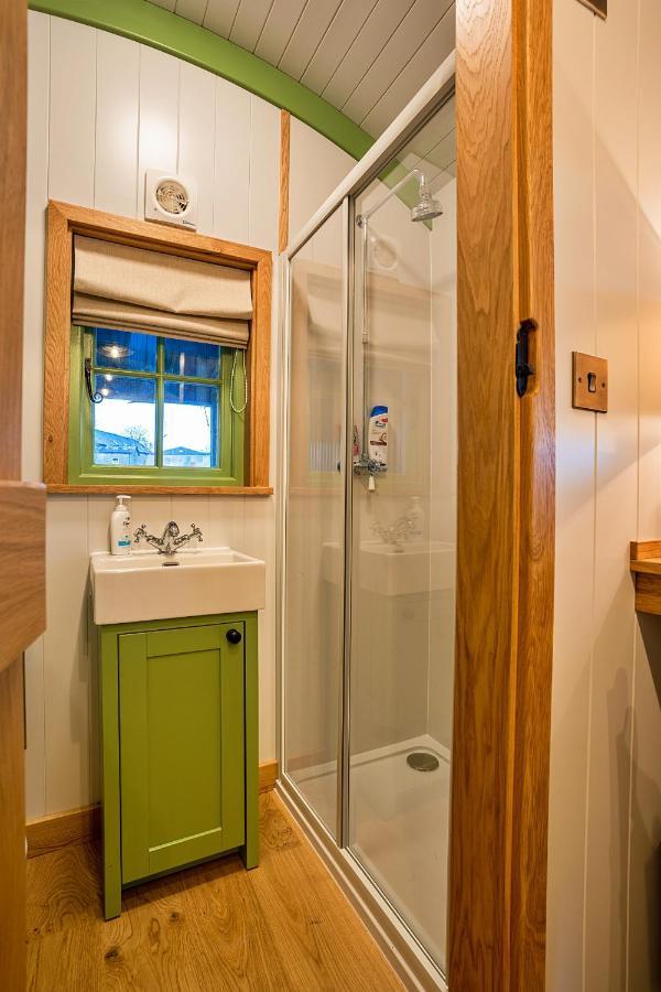 Finest Retreats - The Shepherd'S Hut At Northcombe Farm Beaworthy Zewnętrze zdjęcie