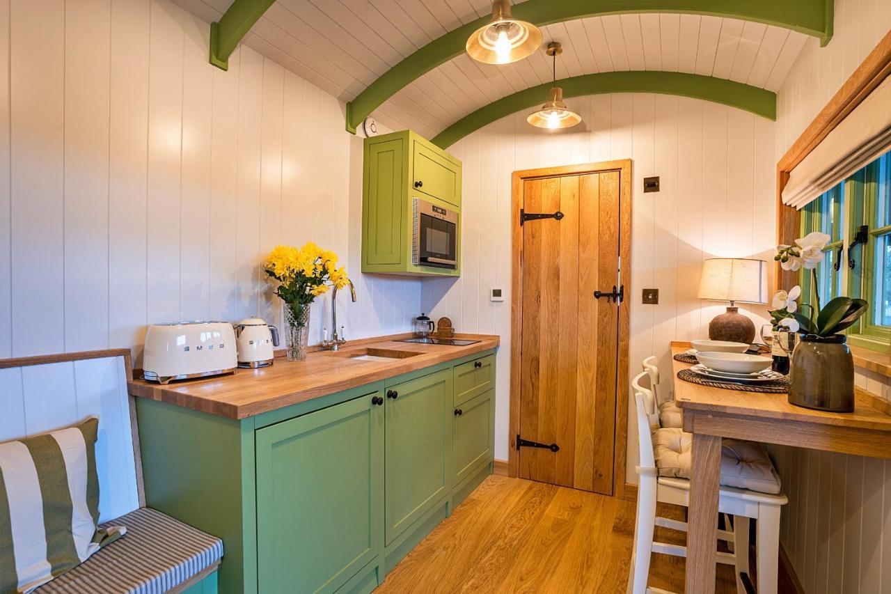 Finest Retreats - The Shepherd'S Hut At Northcombe Farm Beaworthy Zewnętrze zdjęcie