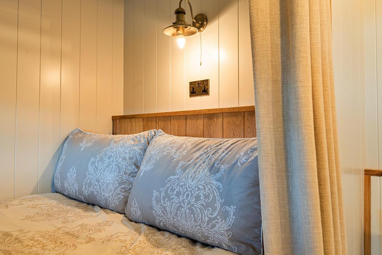 Finest Retreats - The Shepherd'S Hut At Northcombe Farm Beaworthy Zewnętrze zdjęcie