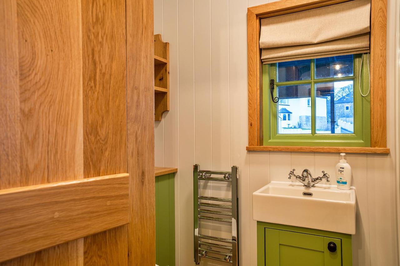 Finest Retreats - The Shepherd'S Hut At Northcombe Farm Beaworthy Zewnętrze zdjęcie