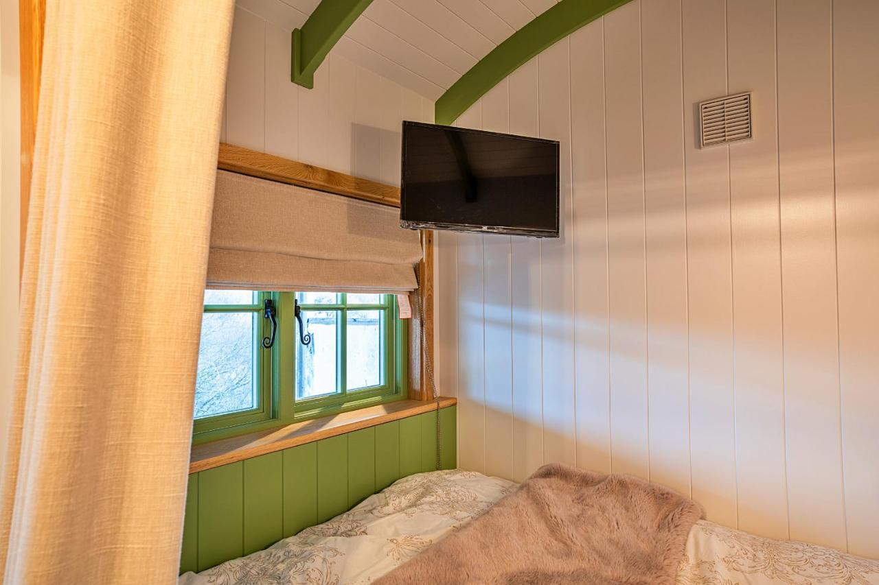 Finest Retreats - The Shepherd'S Hut At Northcombe Farm Beaworthy Zewnętrze zdjęcie